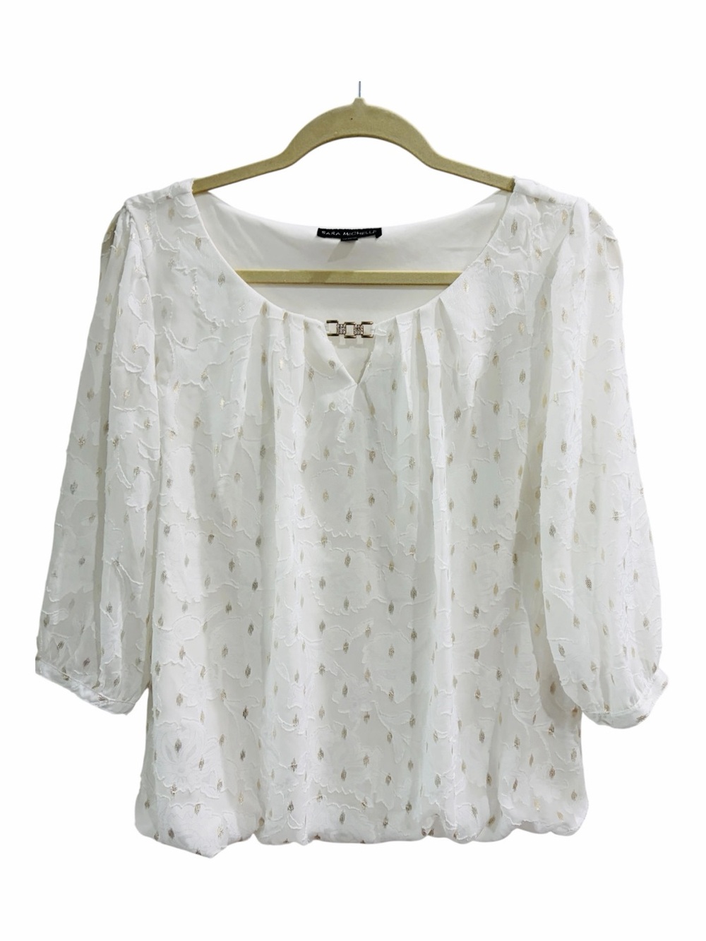 Sara Michelle White Blouse with textured flower detail & gold accents LP.. EUC.